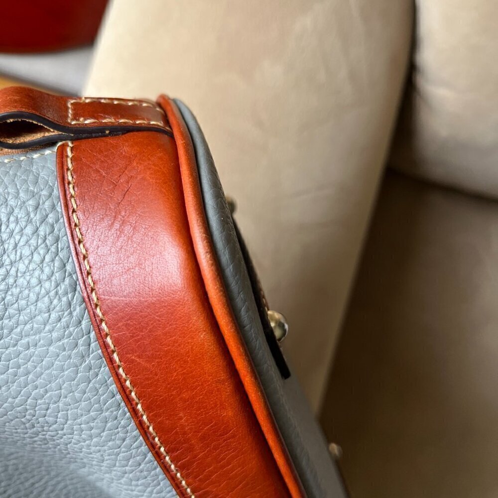 Dooney & Bourke Satchel Bag Zip Zip Dome Crossbody Pebble Grain Leather Oyster - Picture 11 of 13